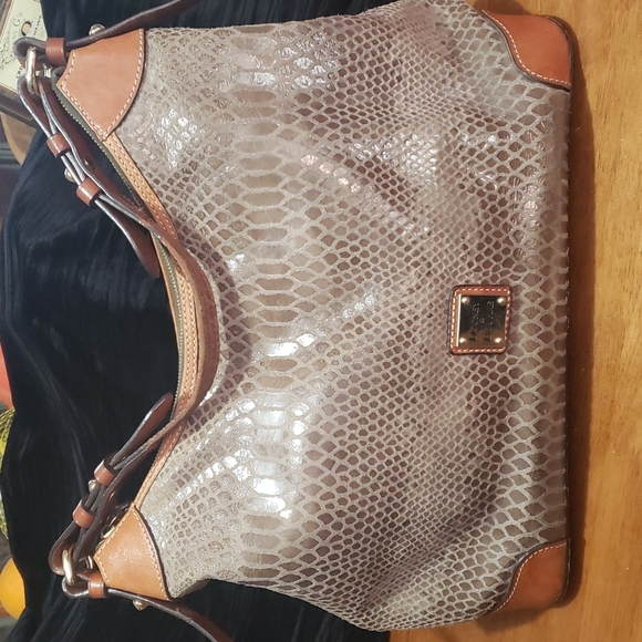 Dooney & Bourke Olive Green Snake Embossed Erica Large Shoulder Bag Purse - Picture 3 of 14